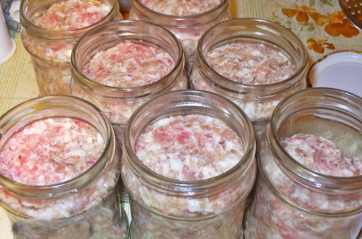 Domowa kiełbasa w słoiku zalety