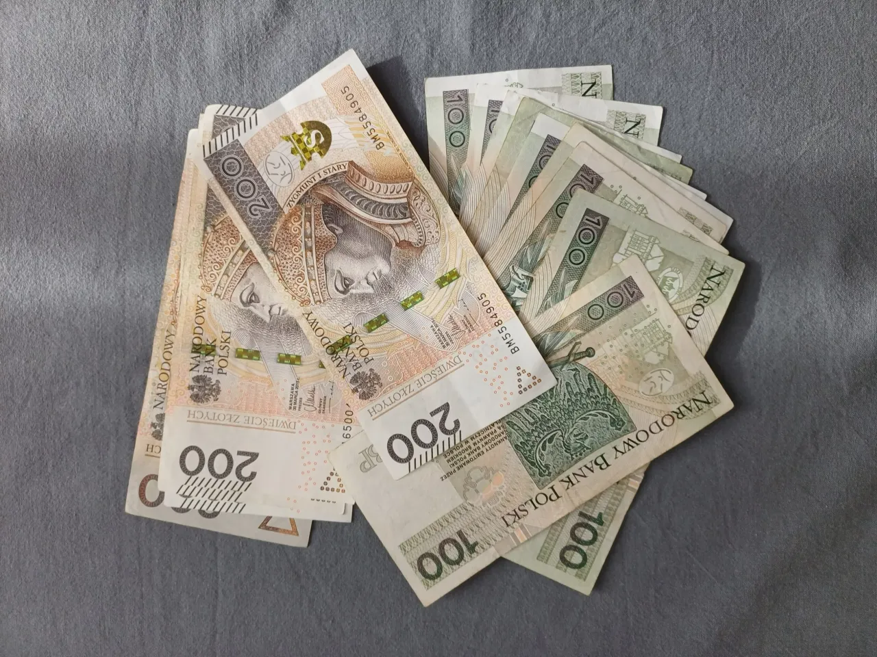 osoba oszczędzająca pieniądze na emeryturę, IKE PPK