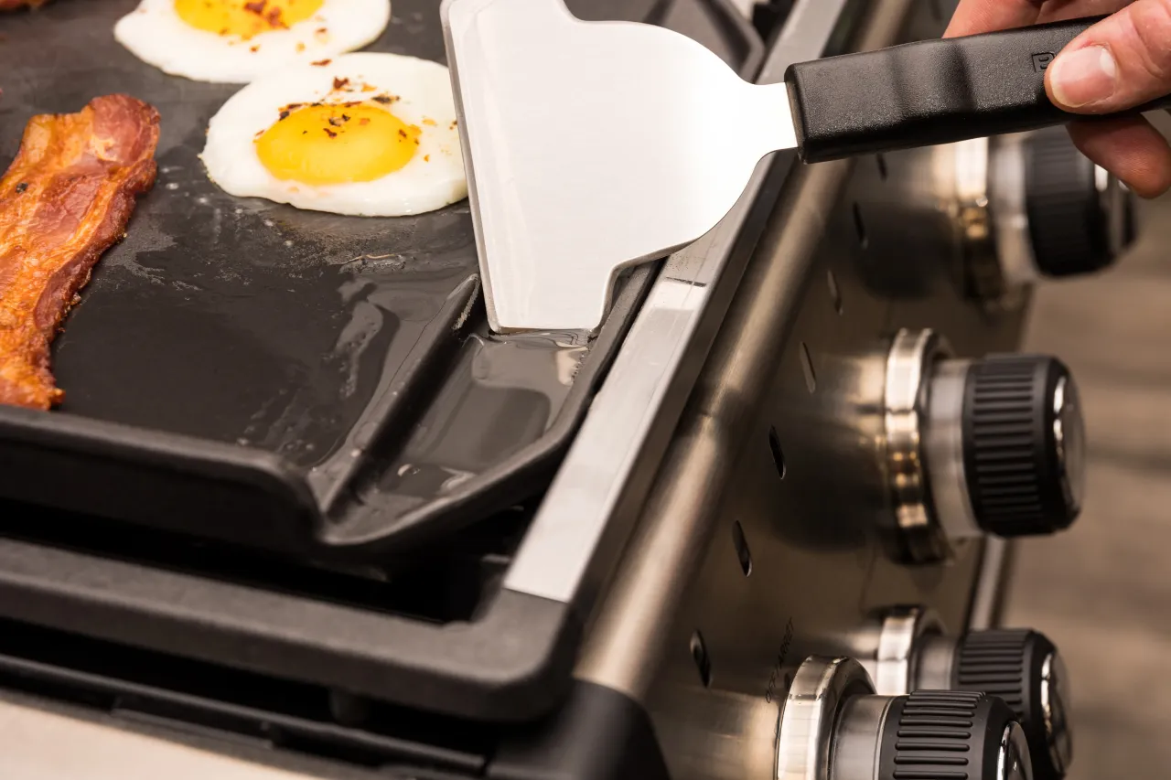 Sezonowanie i czyszczenie blachy żeliwnej