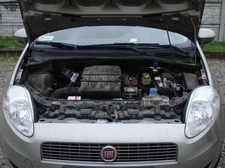 Fiat Grande Punto komora silnika