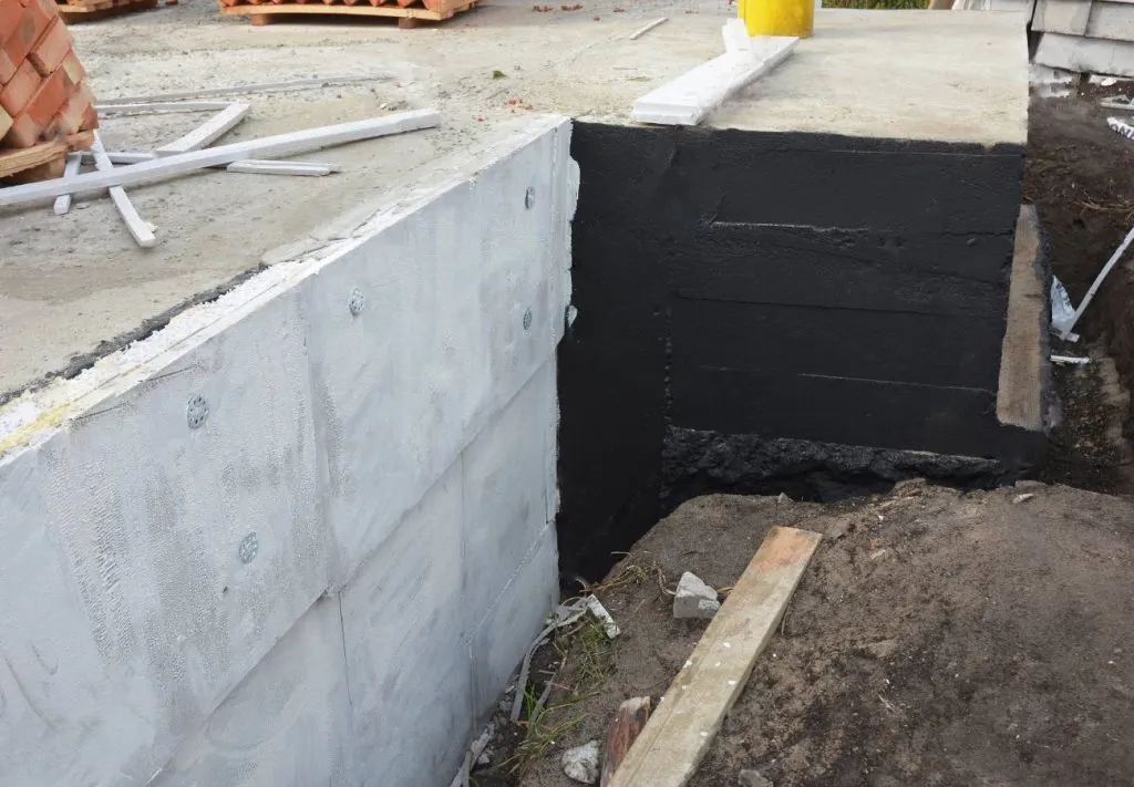 Zdjęcie Skuteczna izolacja fundamentów: Osusz i zabezpiecz przed wilgocią