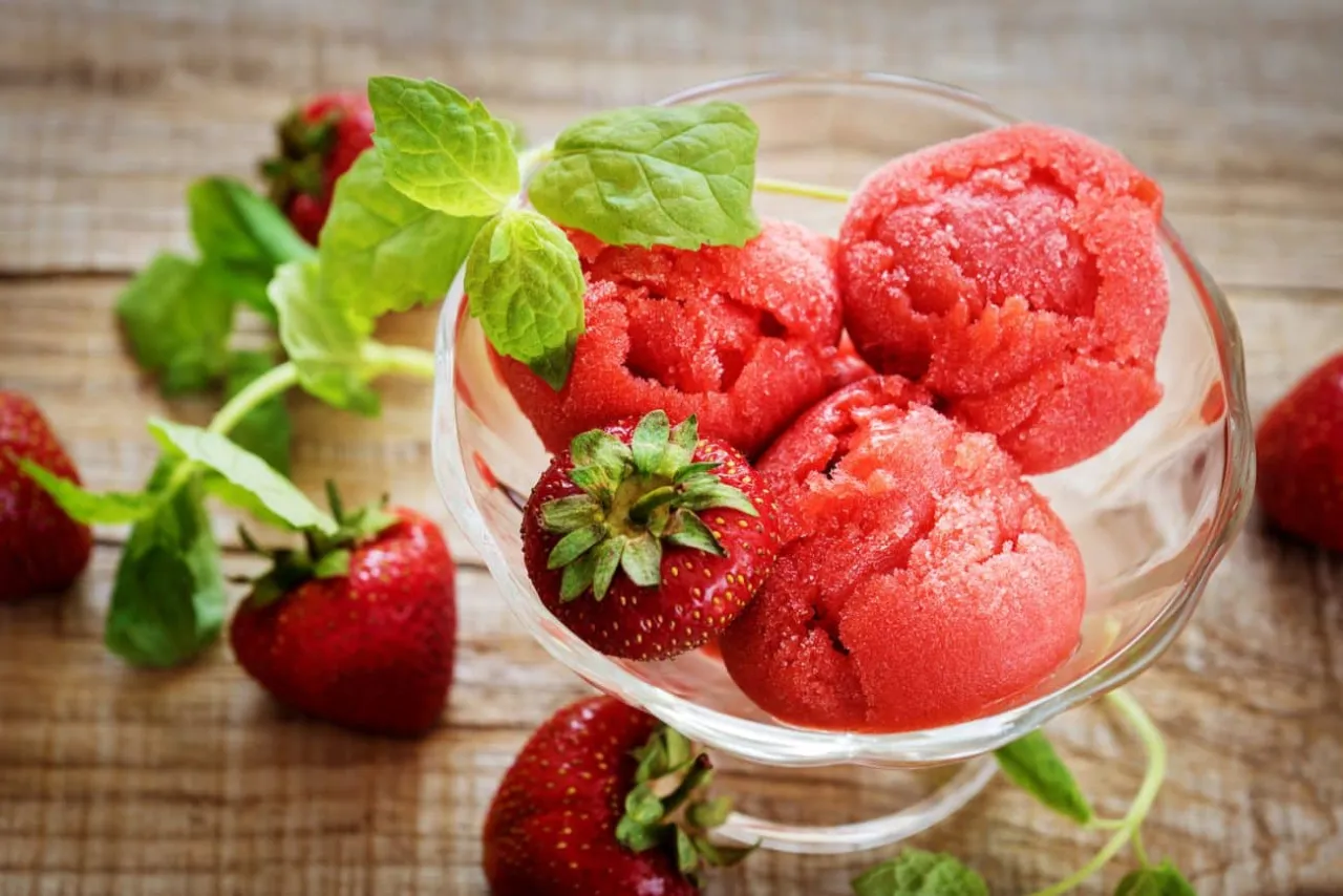Domowy sorbet owocowy z erytrytolem