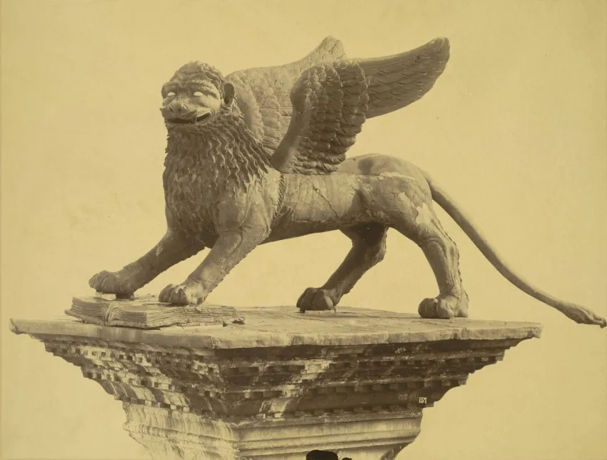 Lew Świętego Marka Wenecja rzeźba