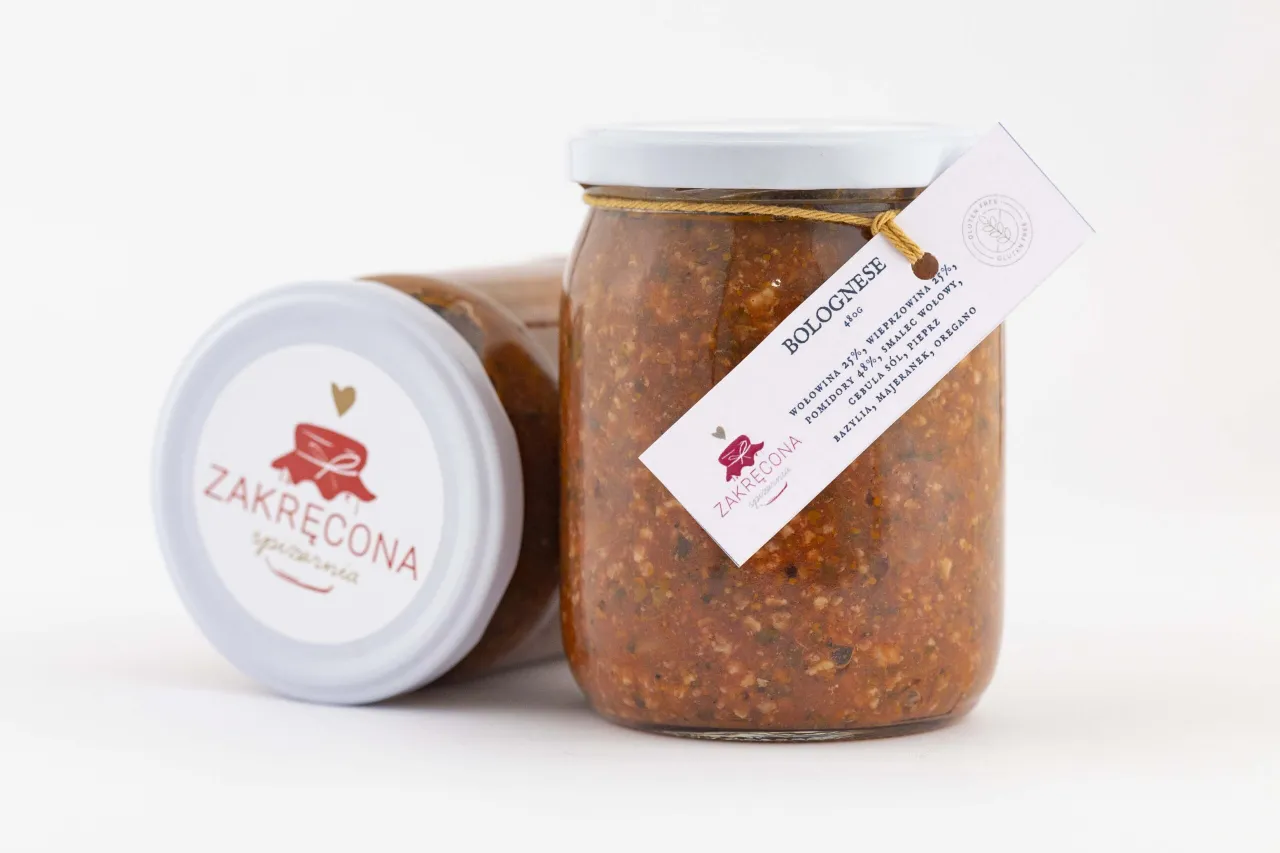 Domowy sos spaghetti słoiki spiżarnia