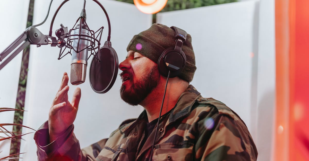 Początki muzyki hip-hop w Polsce - kultowi twórcy i ich dokonania