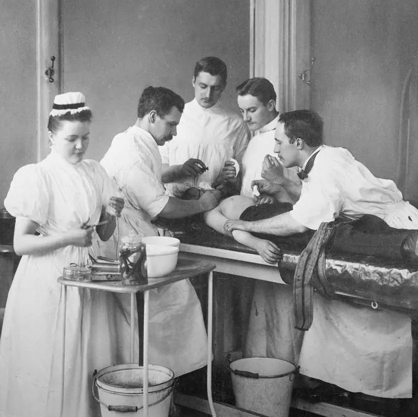 Historyczne eksperymenty ożywiania organizm&oacute;w