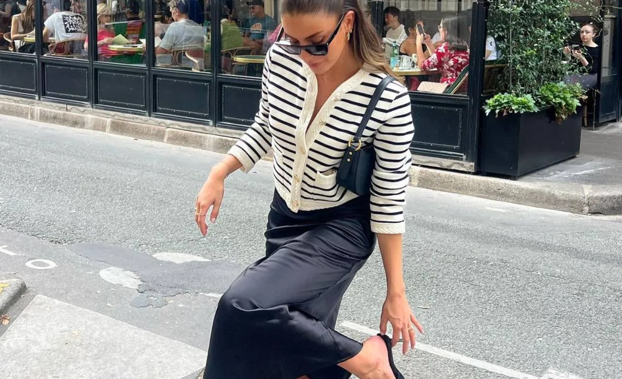 Satynowa sp&oacute;dnica stylizacje do biura