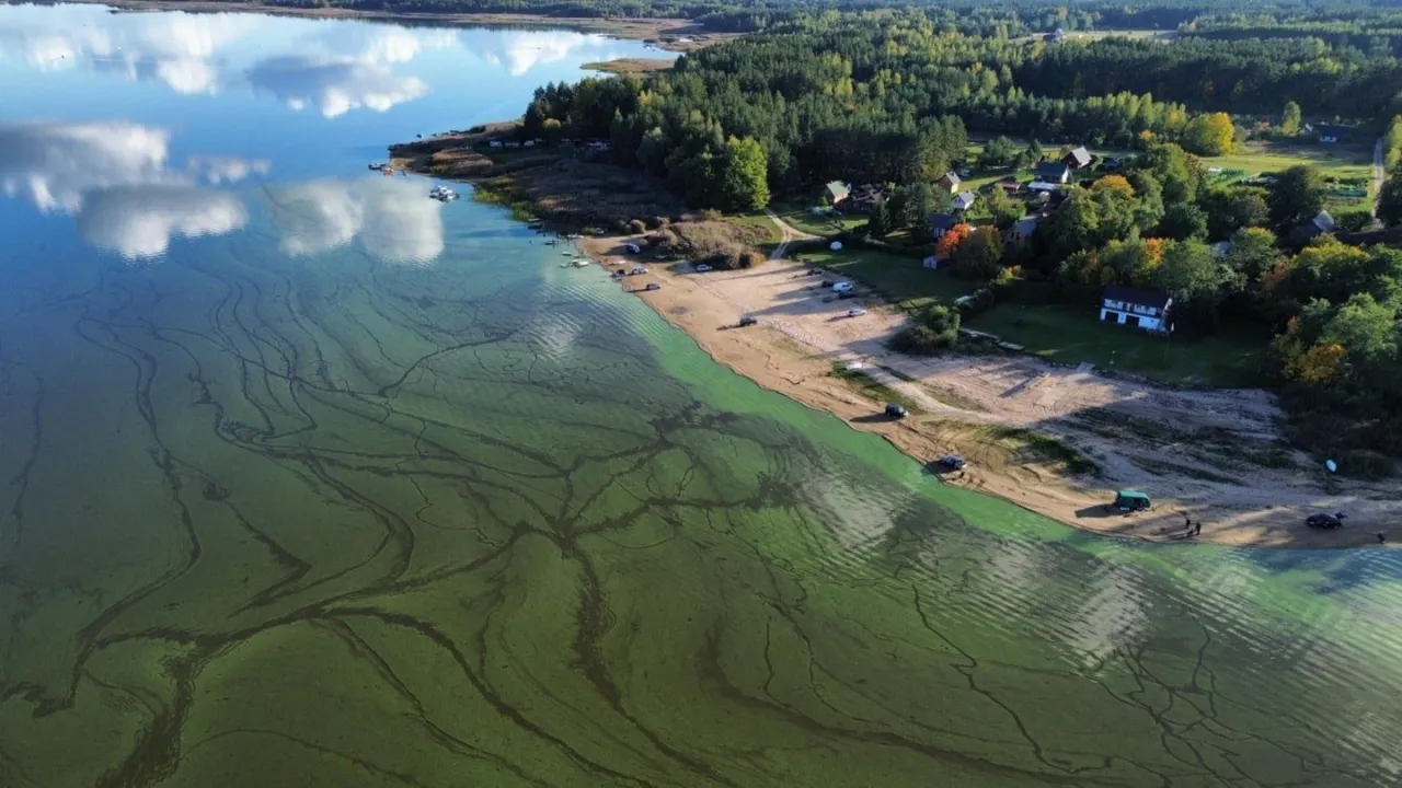 Mapa jezior Podlasia z zaznaczonymi Augustowem Wigrami Siemian&oacute;wką