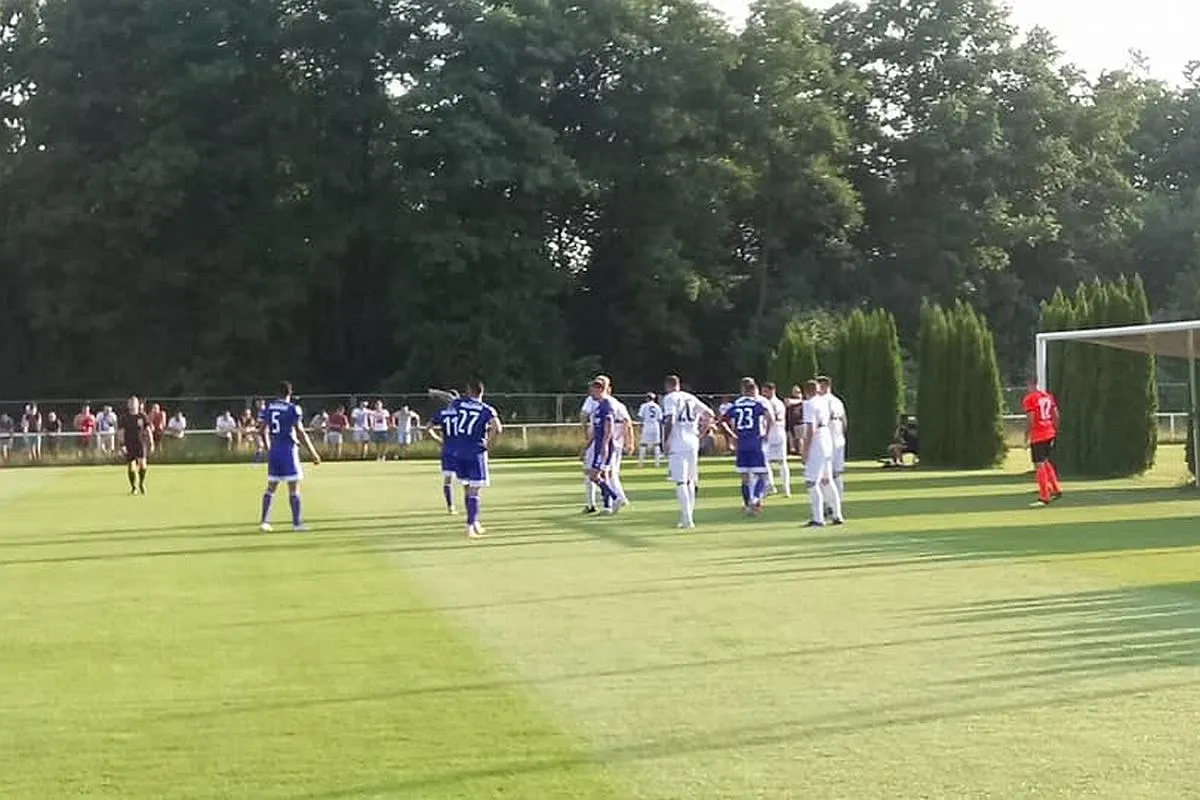 Sparing piłka nożna mecz kontrolny