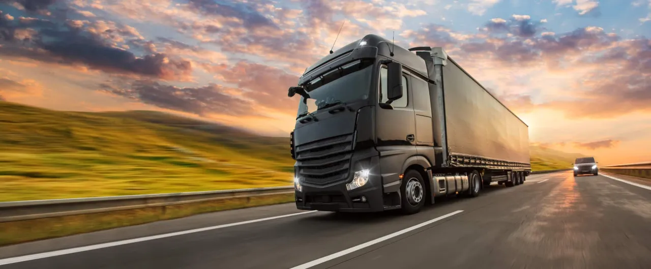 por&oacute;wnanie spedytor logistyk, r&oacute;żnice w pracy transportowej