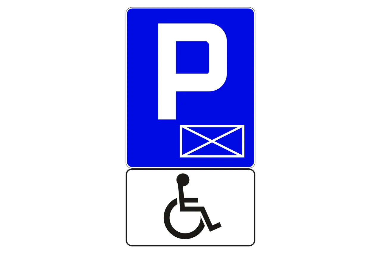 Tabela z wymaganą liczbą miejsc parkingowych dla niepełnosprawnych