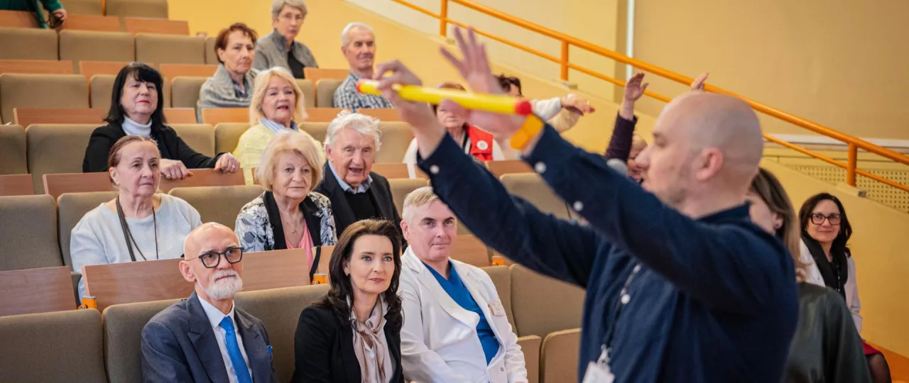 Seniorzy korzystający z programu profilaktycznego