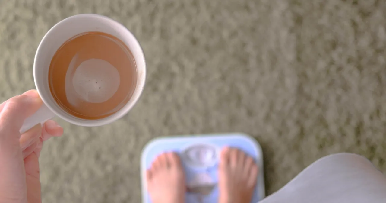 Wpływ kawy na wątrobę infografika