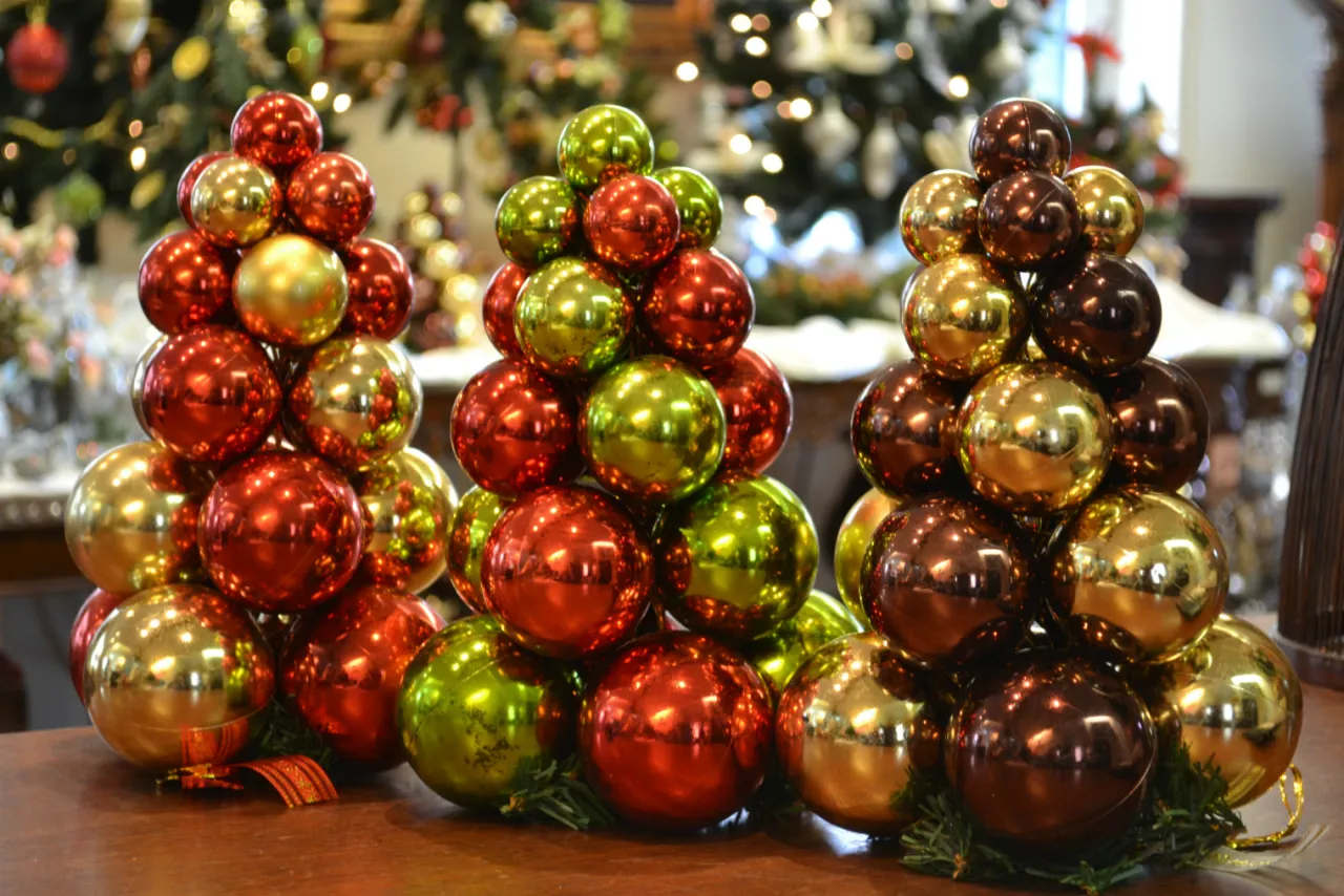 Materiały do choinki z bombek DIY