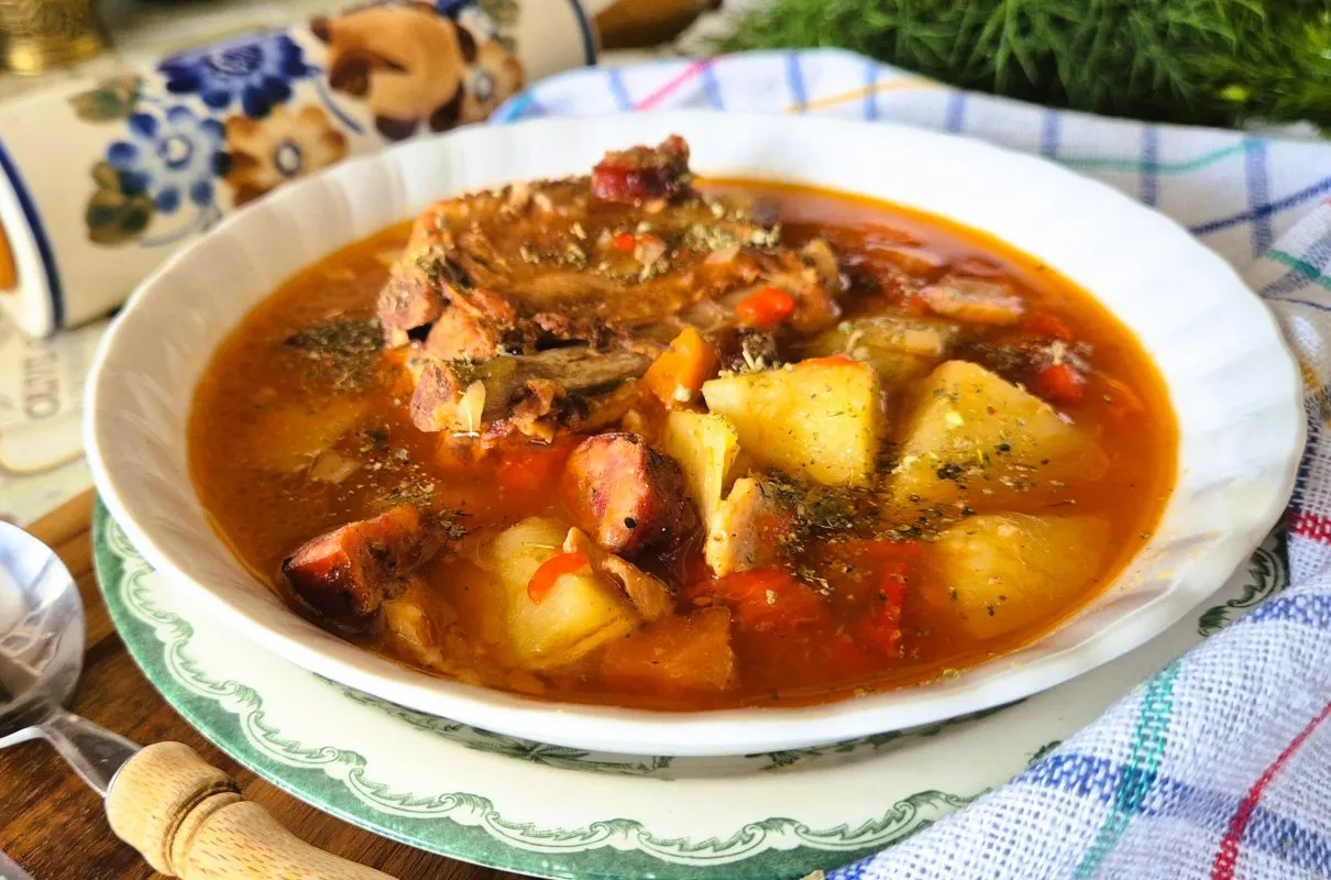 różne zupy na żeberkach, zupa fasolowa, zupa grochowa, zupa gulaszowa