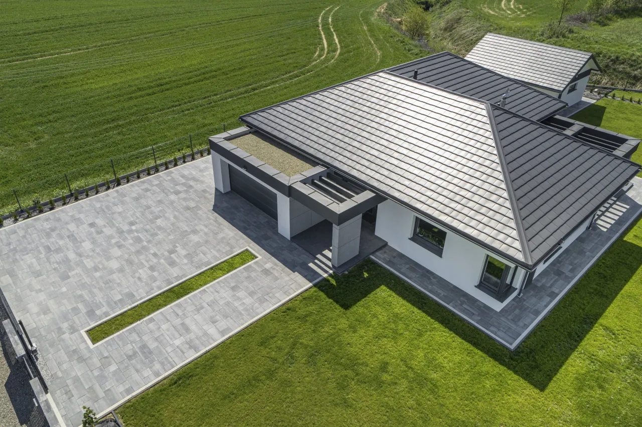 r&oacute;żne nawierzchnie wok&oacute;ł domu inspiracje