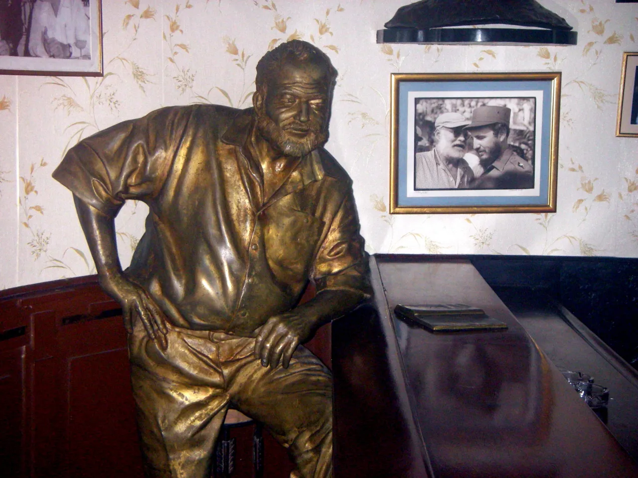 Ernest Hemingway w barze El Floridita