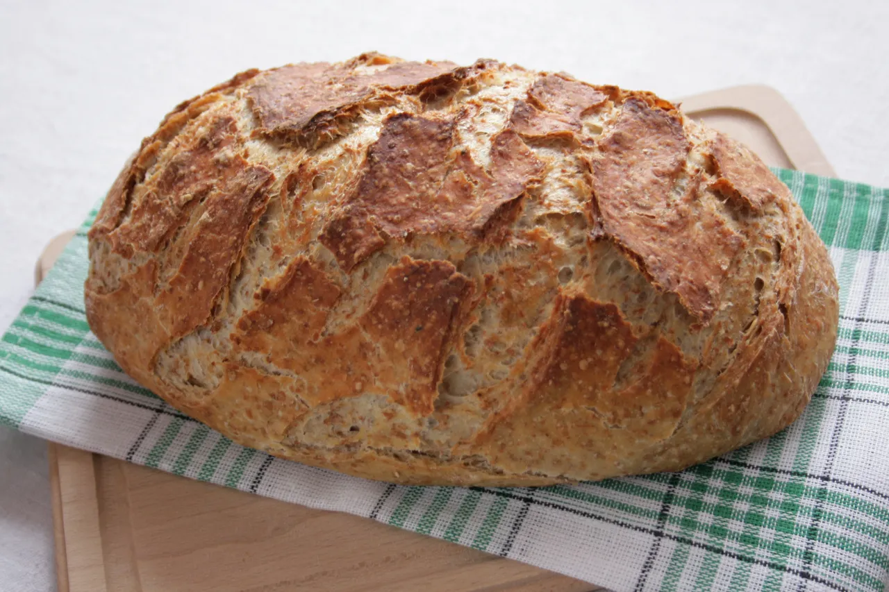 Chleb pieczony w garnku zimny start