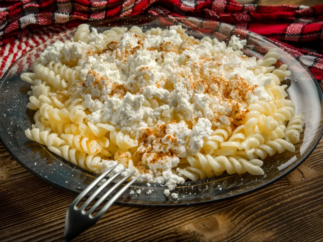 Makaron z serem na słodko gotowe danie