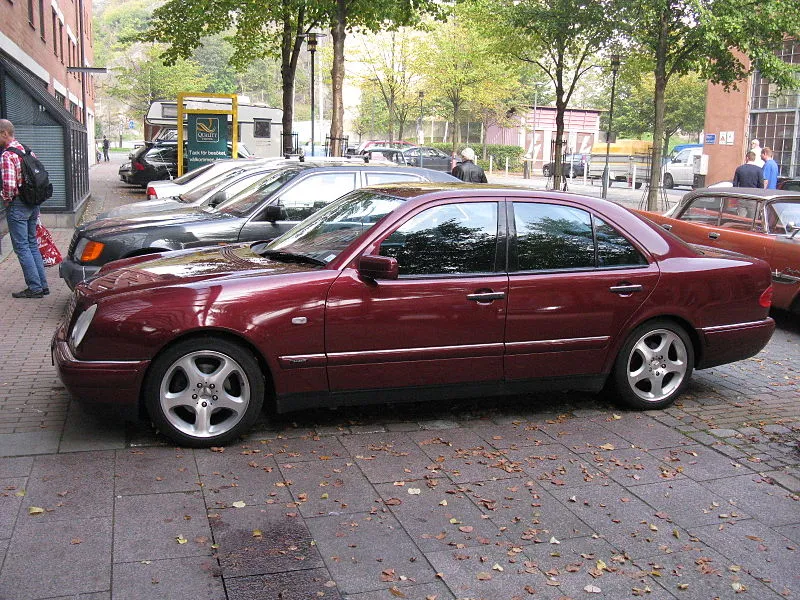 Mercedes W210 korozja progi