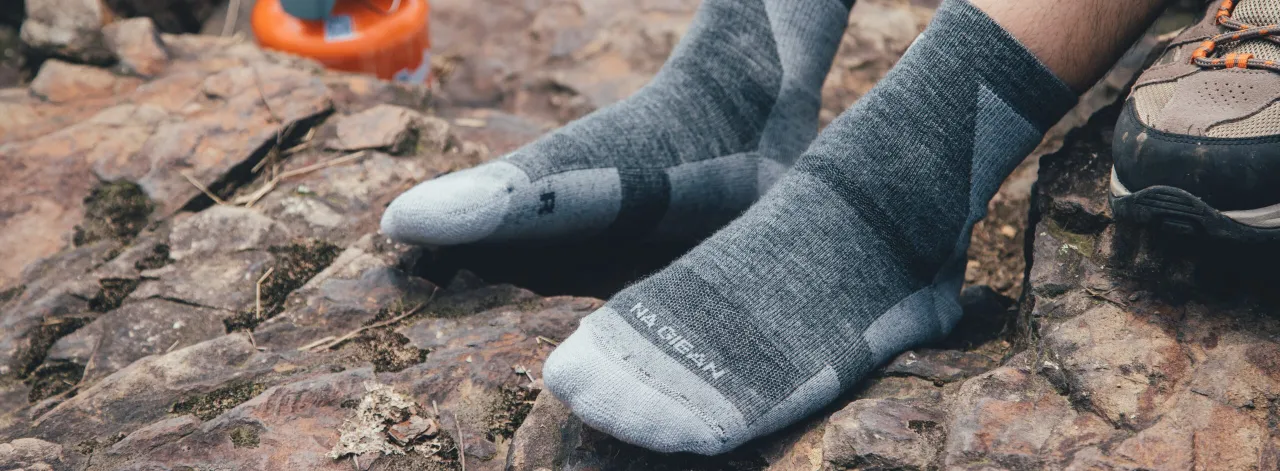 Bawełniane skarpety w górach negatywne skutki