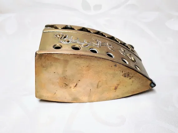 przechowywanie biżuterii z mosiądzu