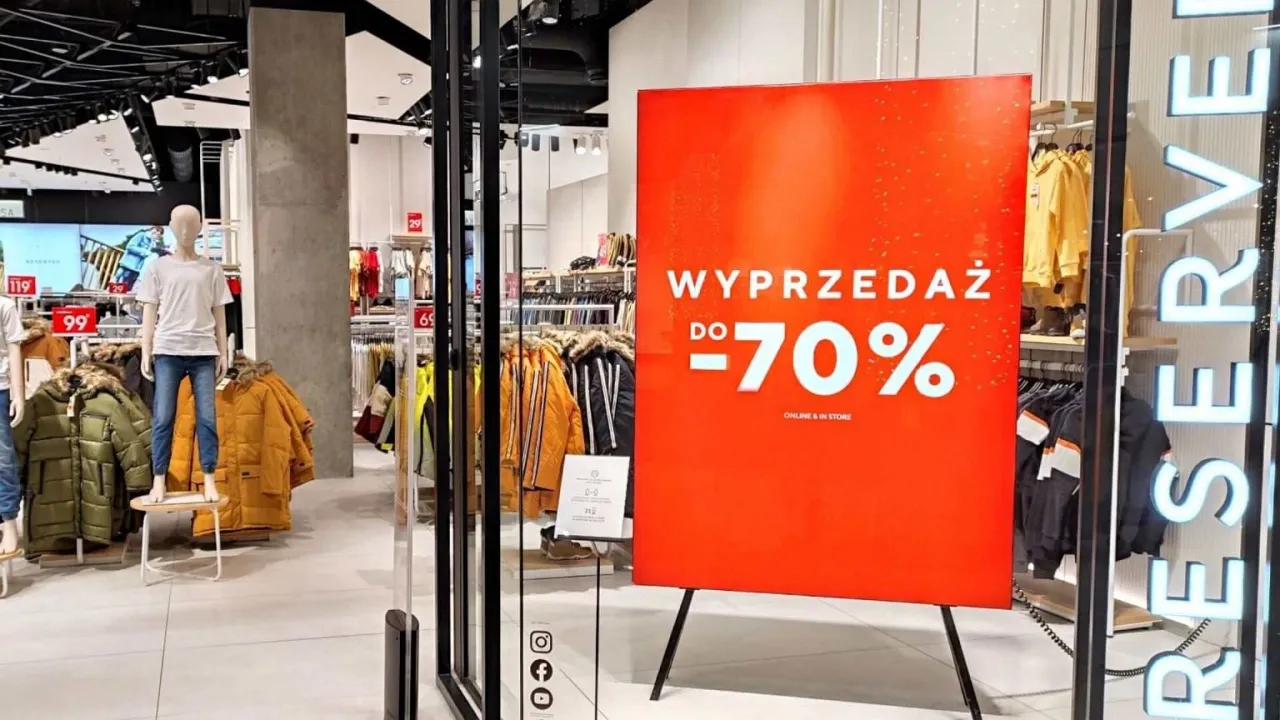 kalendarz wyprzedaży Reserved sezony