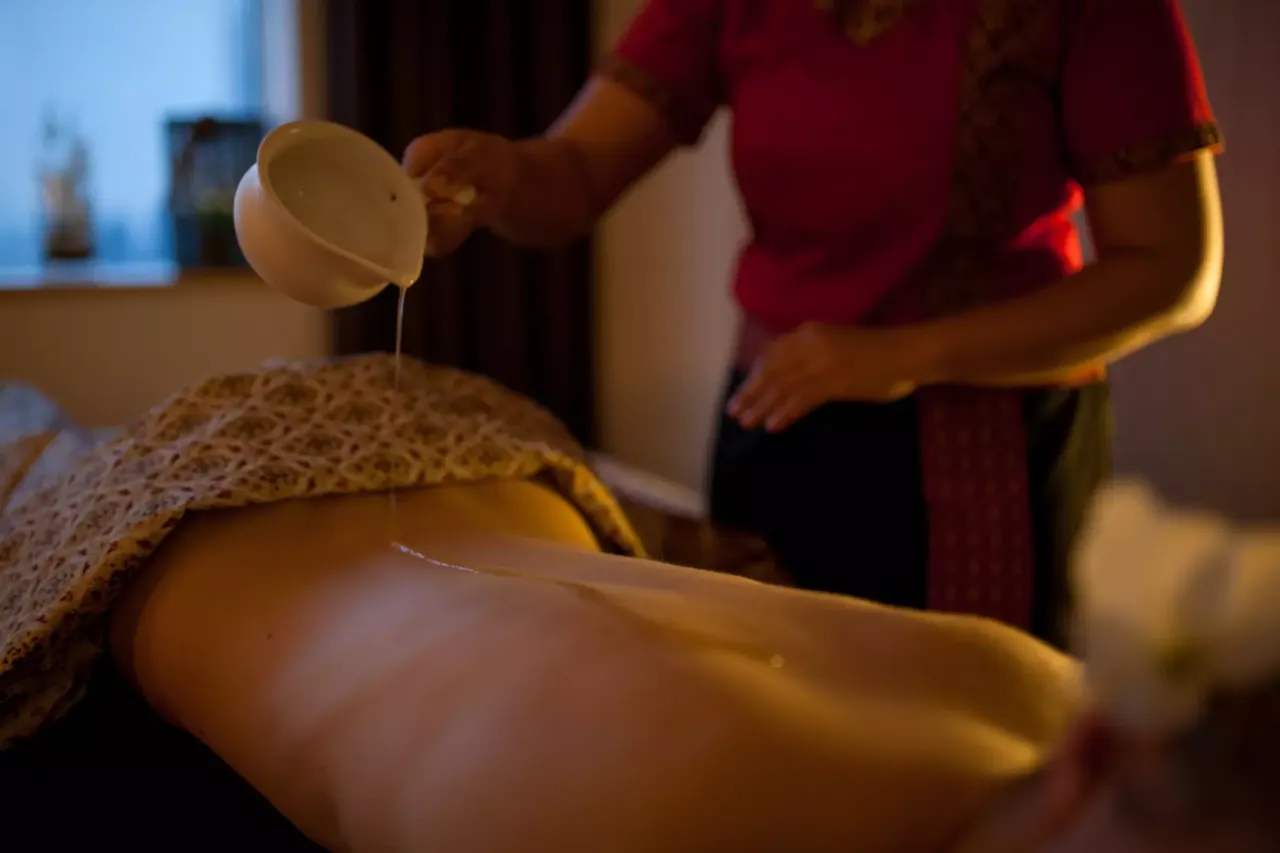 romantyczna atmosfera do masażu świece muzyka