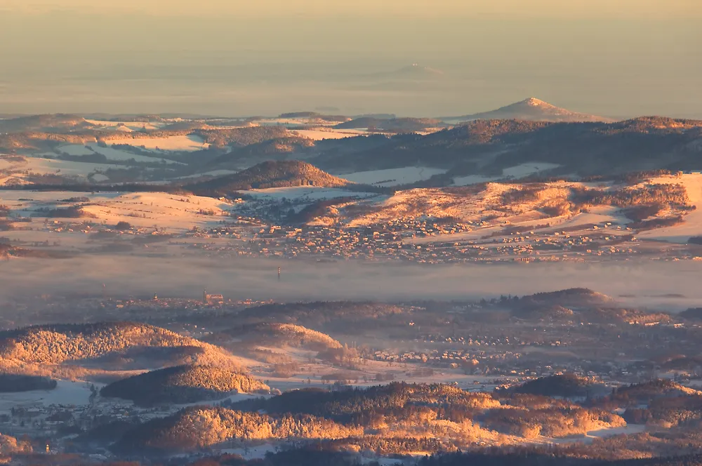 widok na Karkonosze z Jeleniej Góry
