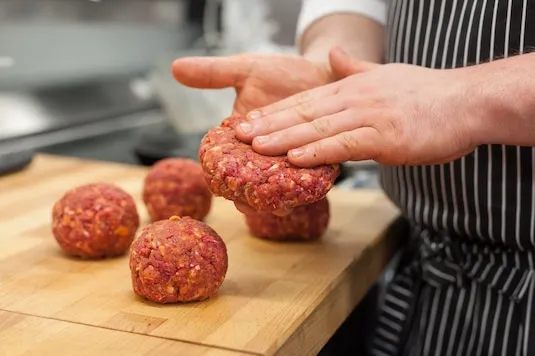 samodzielne mielenie mięsa na burgery