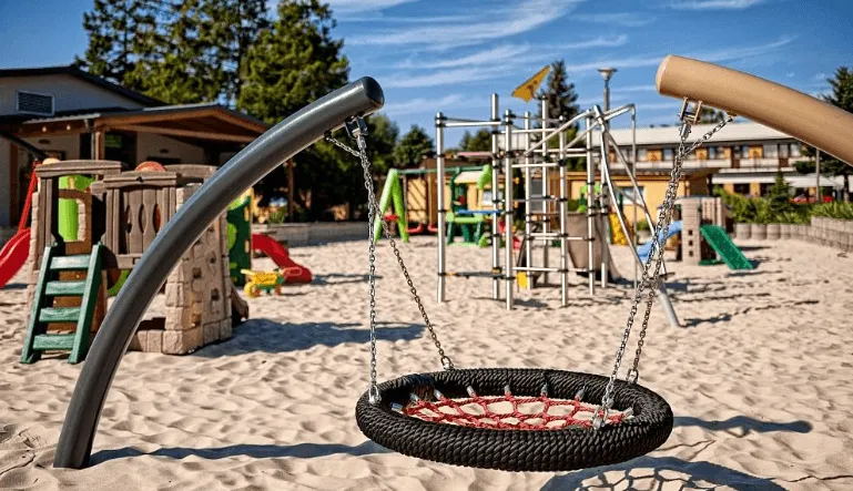 Zdjęcie Co jest na placu zabaw? Odkryj najważniejsze atrakcje dla dzieci