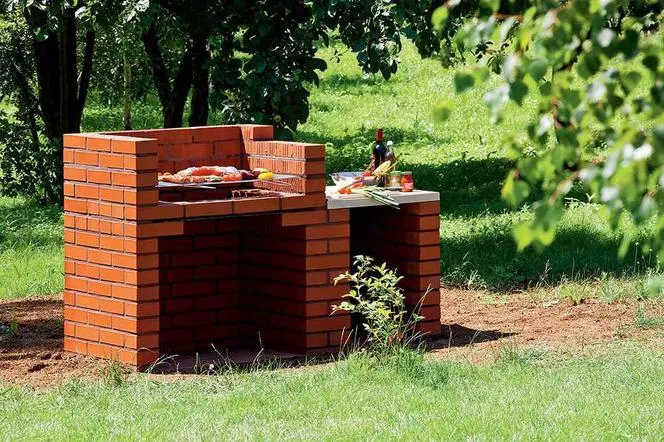 Zdjęcie Ile cegieł na grilla? Sprawdź, jak zbudować idealny grill
