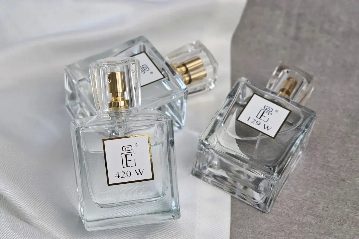 Nowoczesne uwodzicielskie perfumy damskie butelki