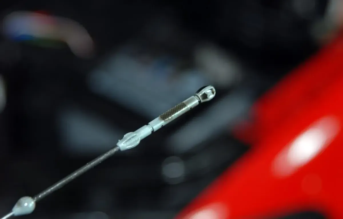 sprawdzanie poziomu oleju bagnetem