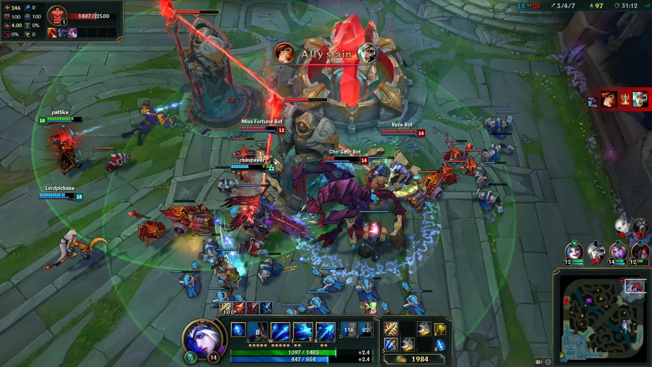 League of Legends Summoner's Rift gameplay overview