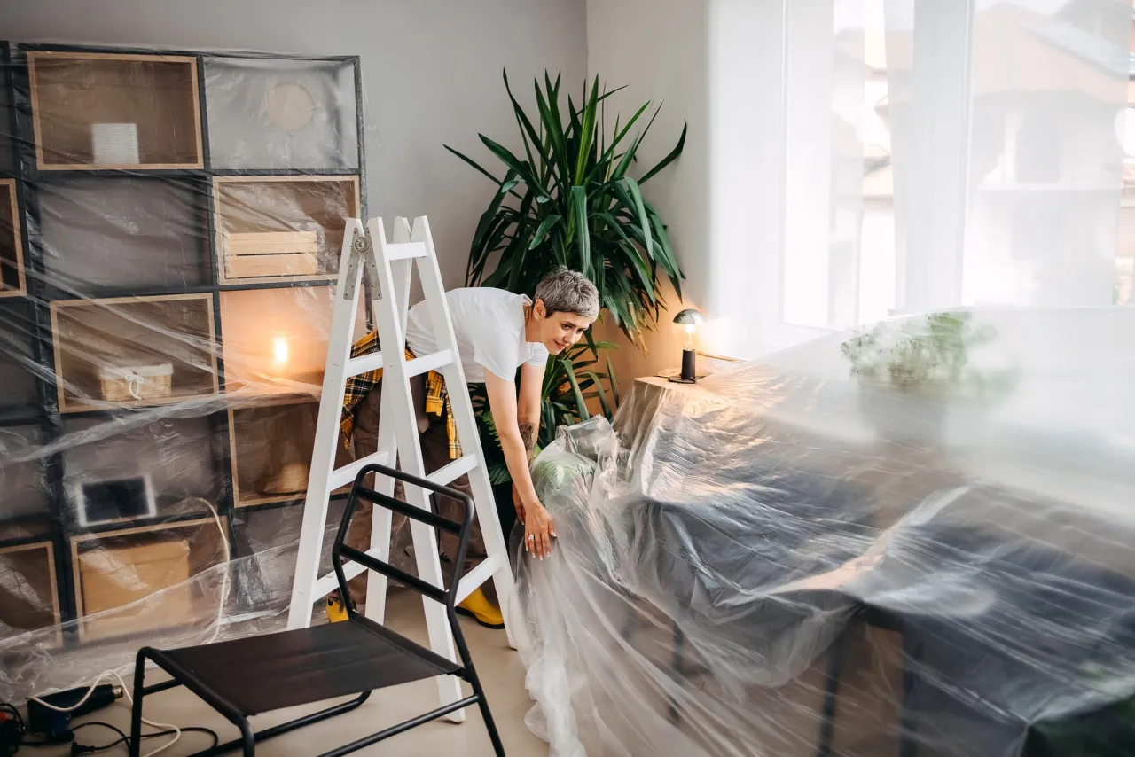 zabezpieczenie mebli przed malowaniem