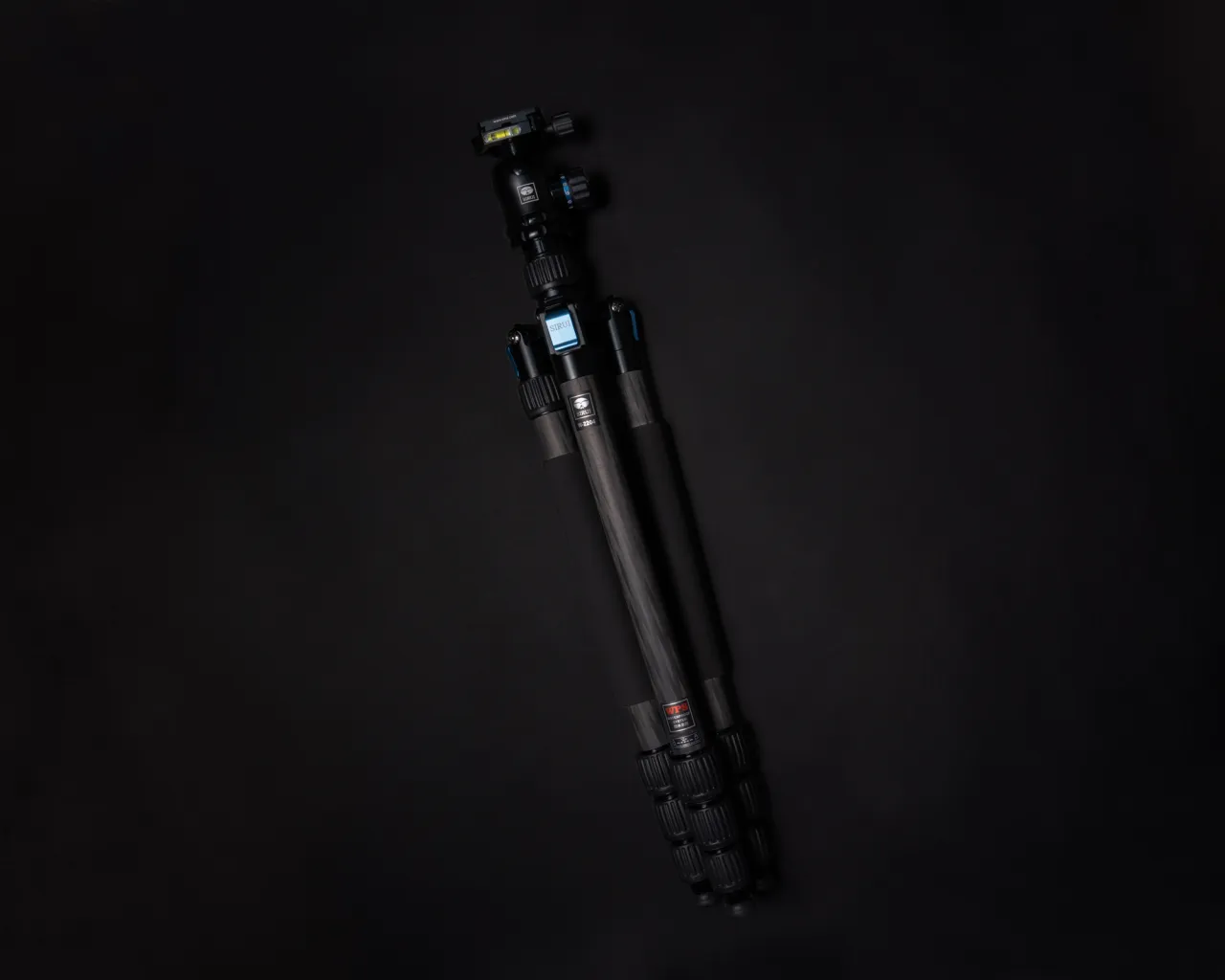 statyw aluminiowy vs karbonowy por&oacute;wnanie