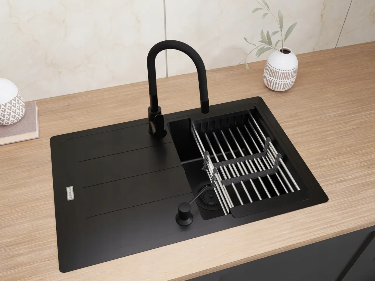 czarny zlew Franke Fragranit w kuchni
