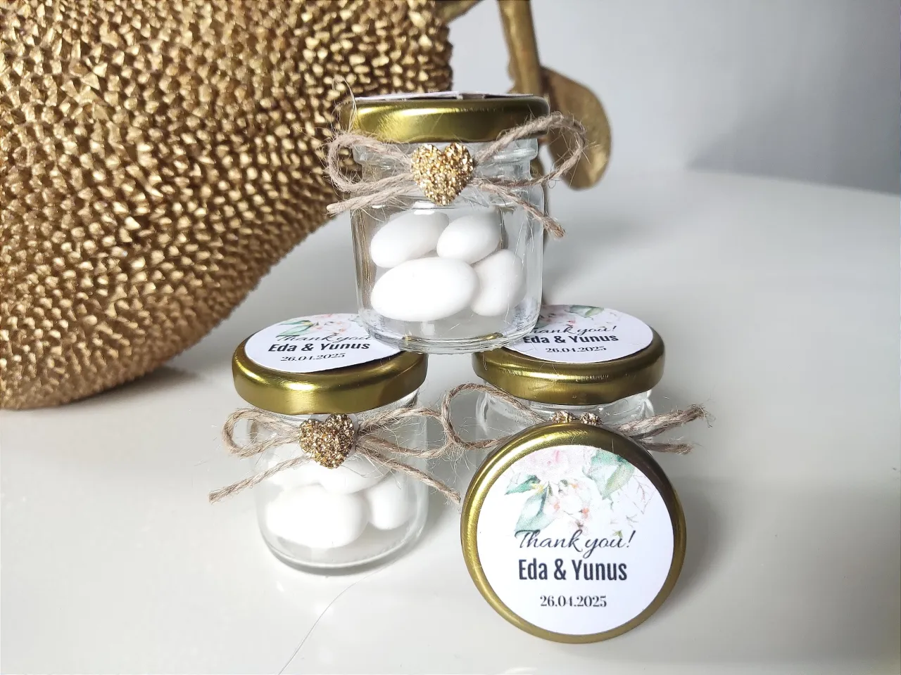 Vassoi di bomboniere gastronomiche assortite per matrimonio