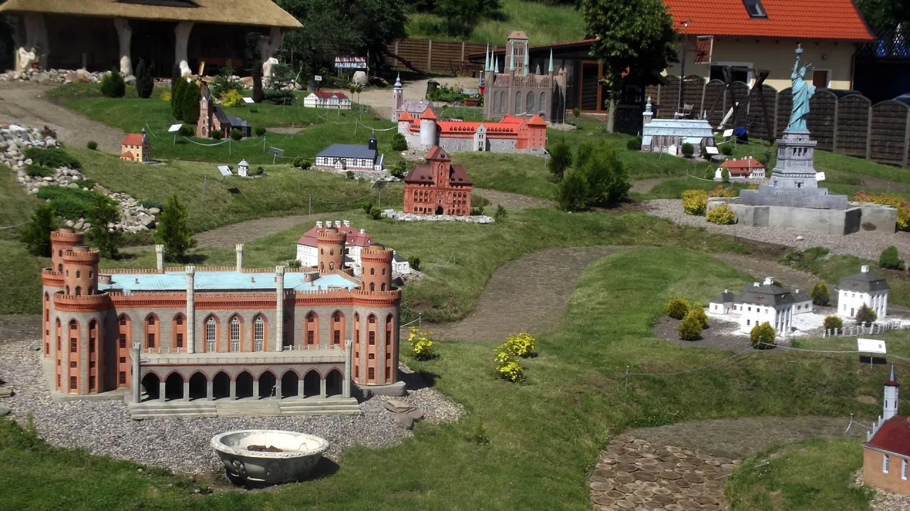 Kaszubski Park Miniatur z dziećmi