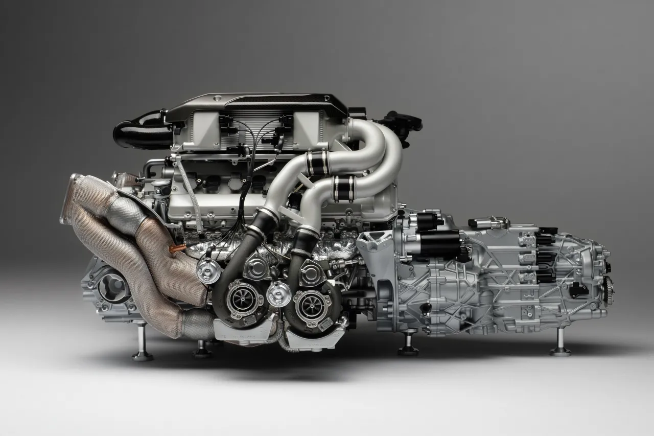 Bugatti Chiron engine W16 and V16 hybrid