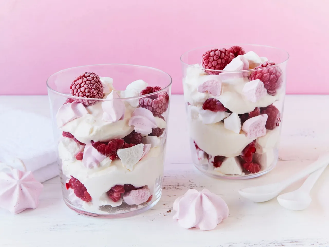 Veganes Himbeer Baiser Dessert