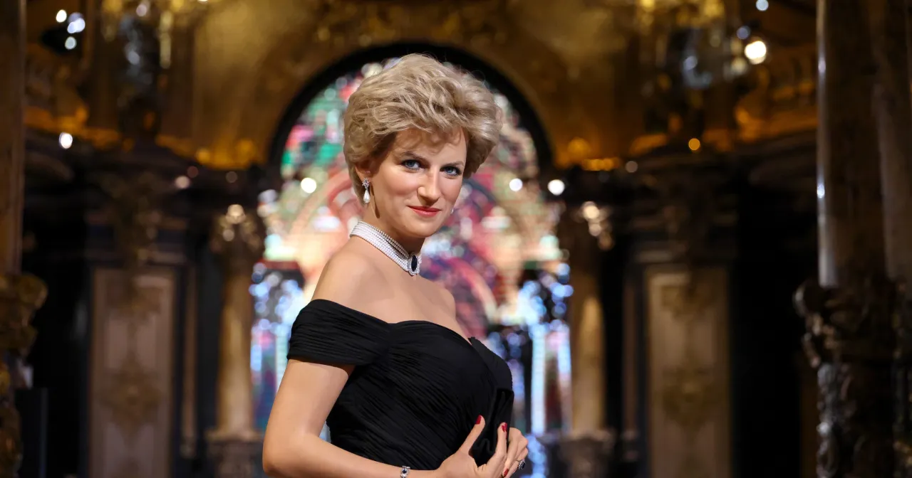 Księżna Diana suknia zemsty i suknia Travolta