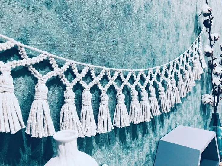 dekoracje DIY lata 70 girlandy winyle makramy