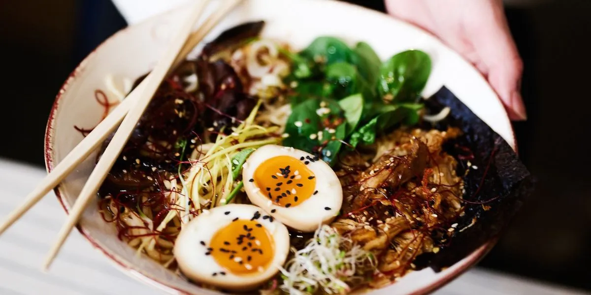 r&oacute;żne rodzaje zup chińskich