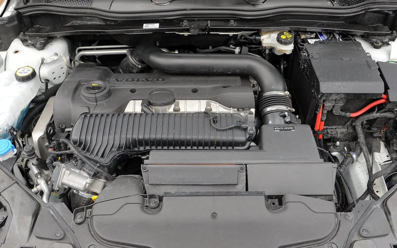 Zdjęcie Volvo V40 jaki silnik wybrać? Porównanie opcji i ich zalety