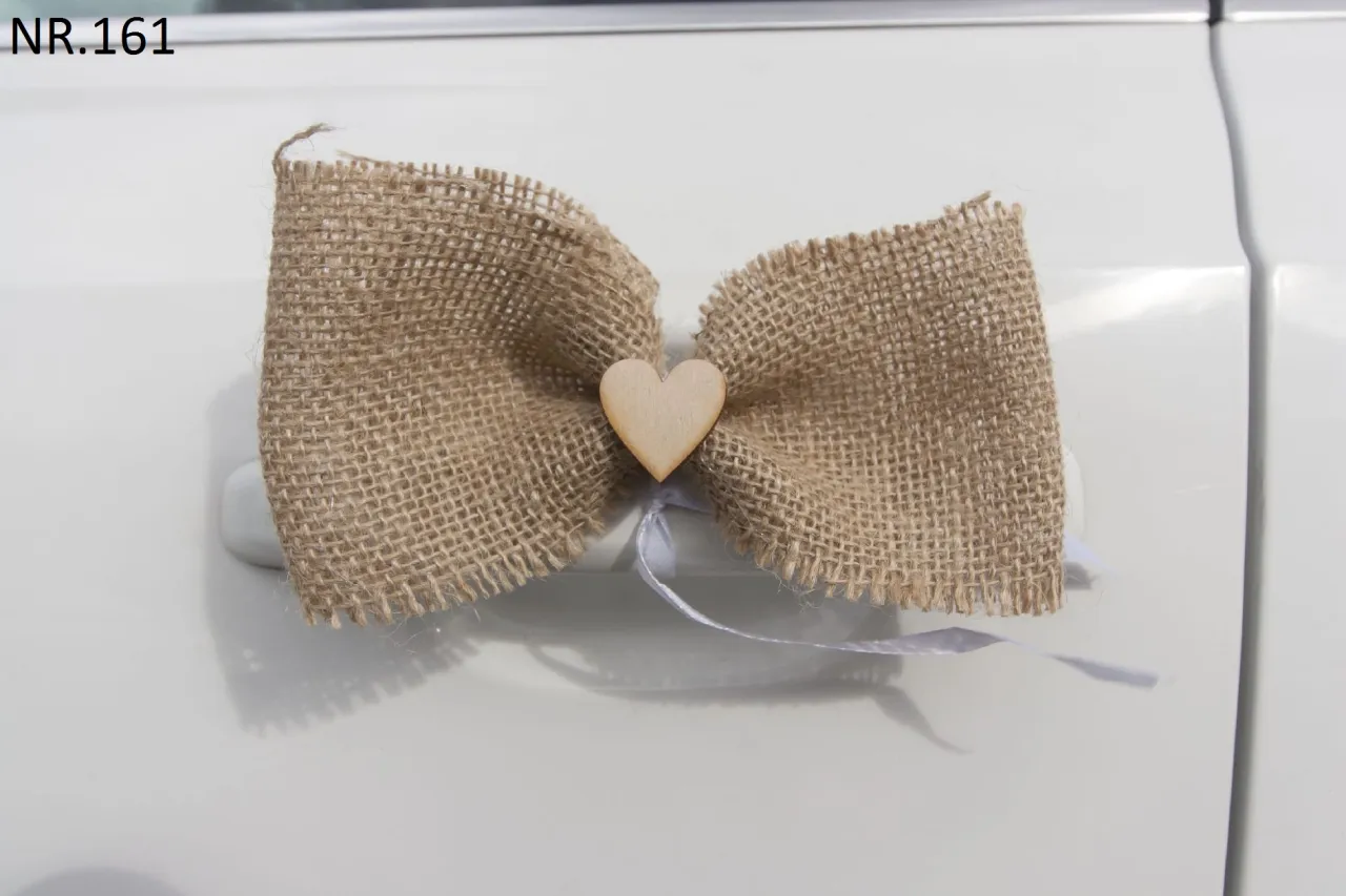 Styl boho dekoracja auta ślubnego