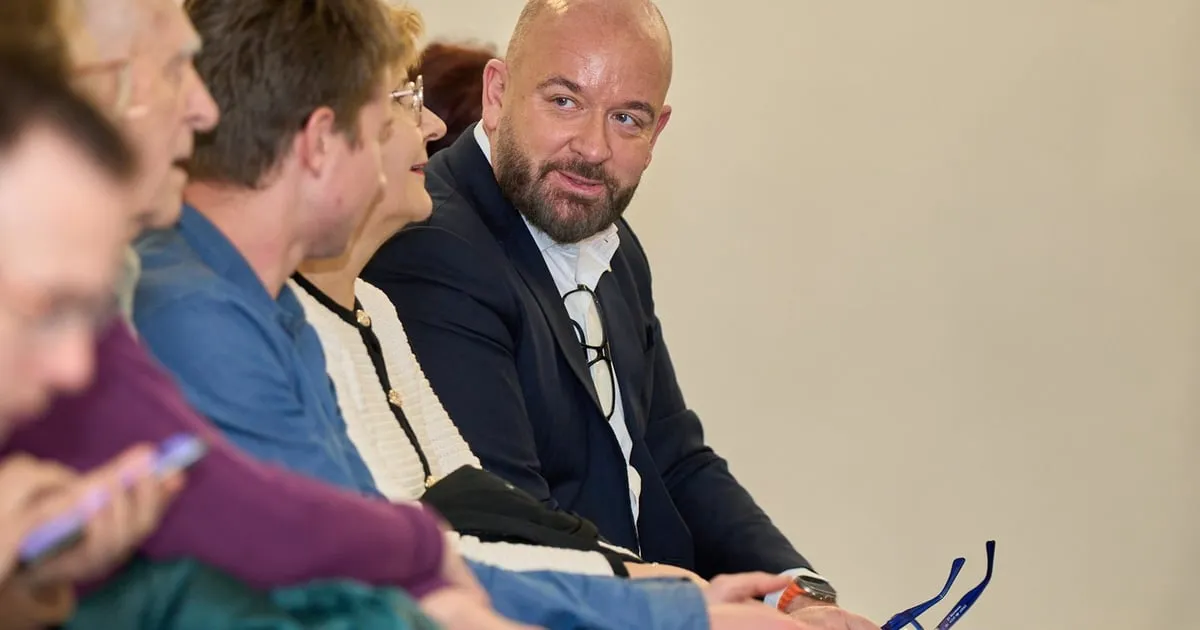 radny osiedla praca społeczna, spotkanie z mieszkańcami