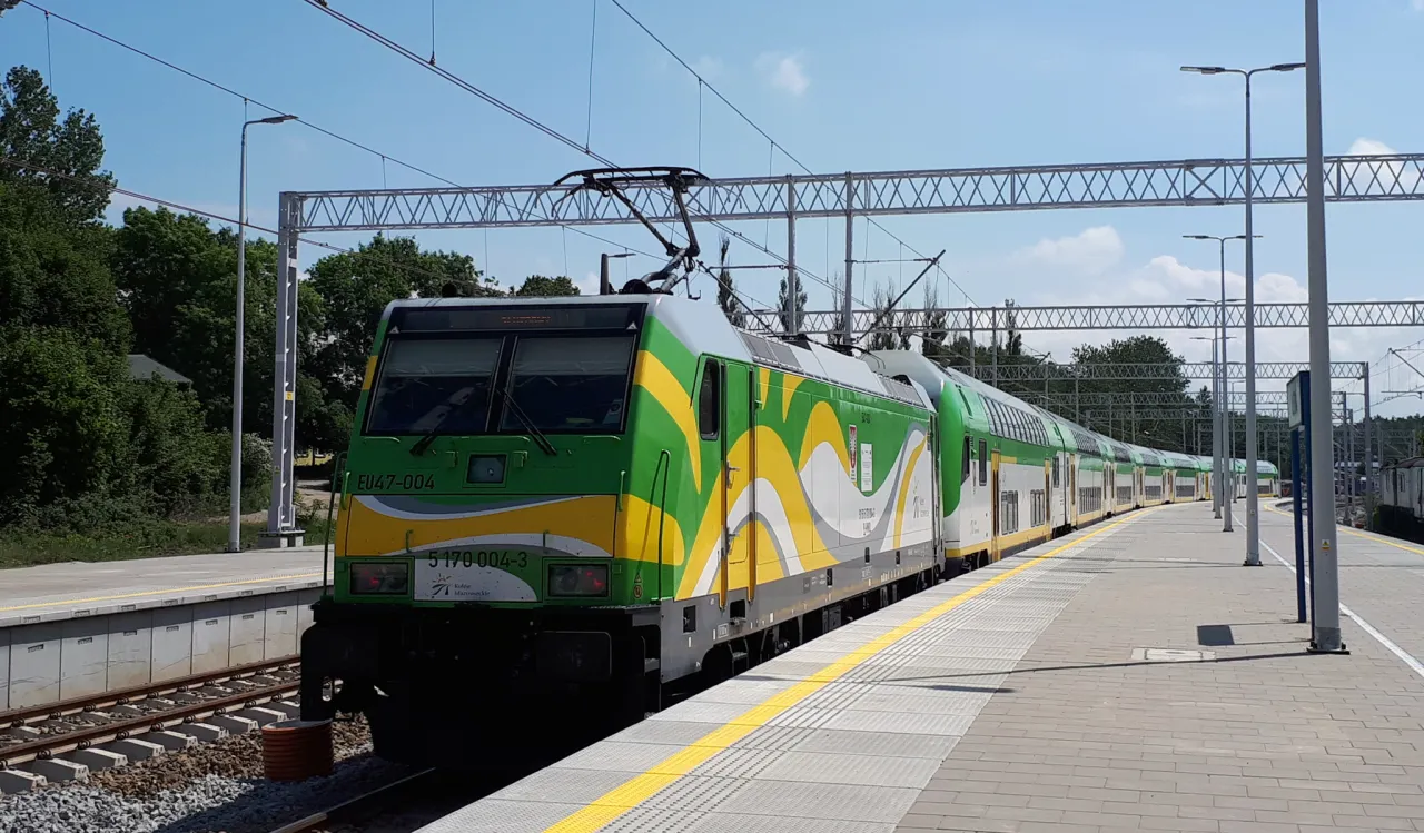 Pociąg Słoneczny Koleje Mazowieckie dworzec Warszawa