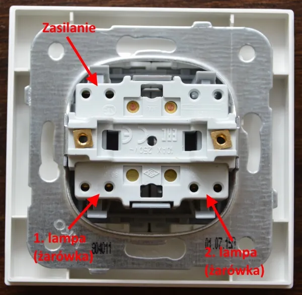 schemat podłączenia włącznika podw&oacute;jnego 3 kable